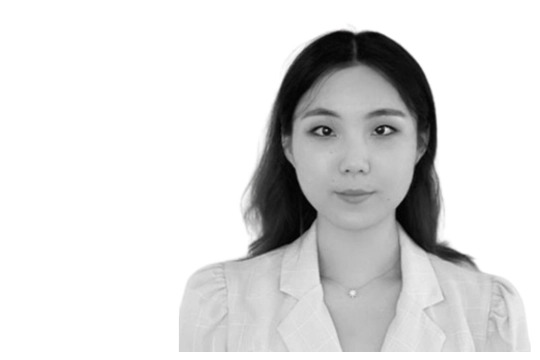 Angela Zhang 